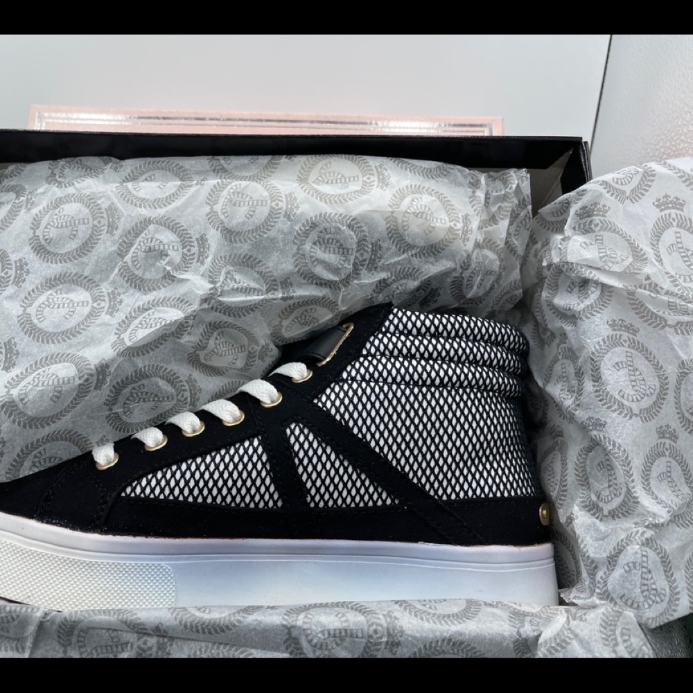 New in Box! Juicy Couture HESTER Sneakers size 9